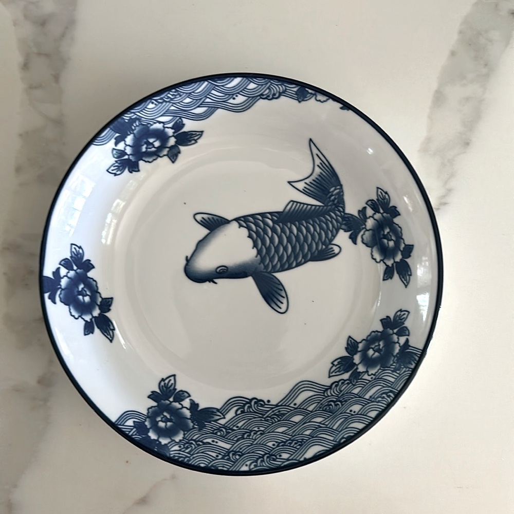 Blue and white china shallow soup/salad bowl 8”W 1.75”H no chips or cracks.